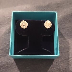 Elegant White Gold Stud Earrings